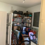 Casa térrea com 3 dormitórios, sendo 1 suíte .