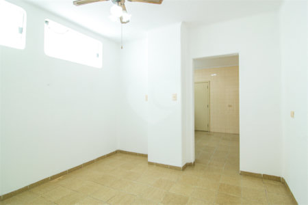 Casa Térrea à venda com 5 quartos, sendo 2 suítes, em Jardim Marajoara, São Paulo, SP