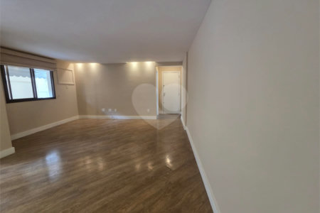 Apartamento à venda com 3 quartos, sendo 1 suíte,  em Tijuca, Rio de Janeiro, RJ