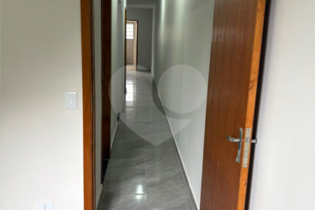 Casa à venda com 3 quartos, sendo 1 suíte, no condomínio Felipe Camarao, Poá - SP