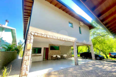 Casa à venda com 4 quartos, sendo 2 suítes, no condomínio Bosque de Grevilea, Vinhedo - SP