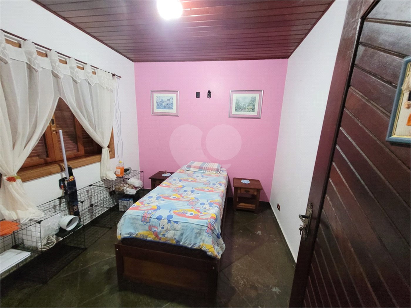 Sobrado à venda com 4 quartos, sendo 2 suítes, em Serra da Cantareira, Mairiporã, SP