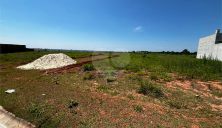 Terreno à venda com 3 quartos, sendo 1 suíte,  em Parque Itapê, Itapetininga, SP