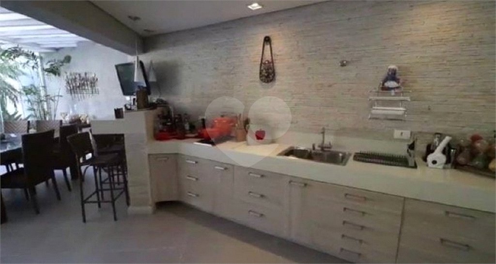 Casa à venda com 5 suítes no condomínio Parque Arco Iris, Atibaia - SP