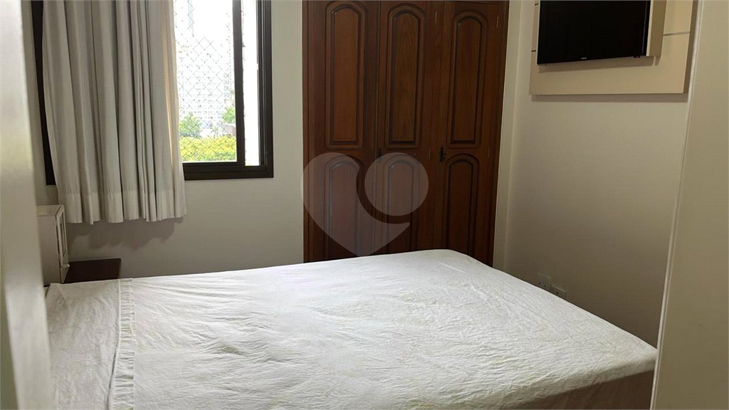 Apartamento à venda com 3 quartos, sendo 1 suíte,  em Jardim das Acácias, São Paulo, SP