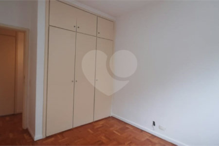 Apartamento para alugar com 3 quartos, sendo 1 suíte,  em Jardim Marajoara, São Paulo, SP