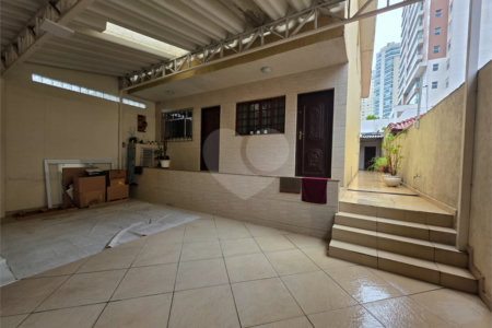 Sobrado à venda com 6 quartos, sendo 3 suítes, em Santa Teresinha, São Paulo, SP