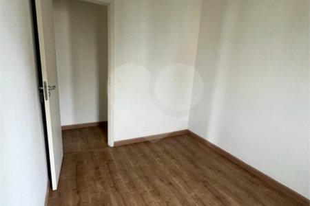 Apartamento à venda com 3 quartos, sendo 1 suíte,  em Parque Reboucas, São Paulo, SP