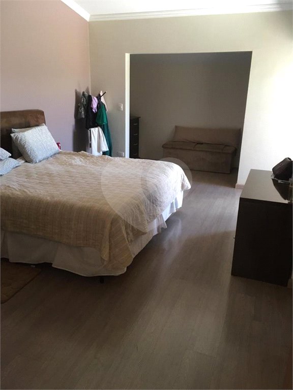 Sobrado à venda com 4 quartos, sendo 1 suíte,  em Vila Asem, Itapetininga, SP