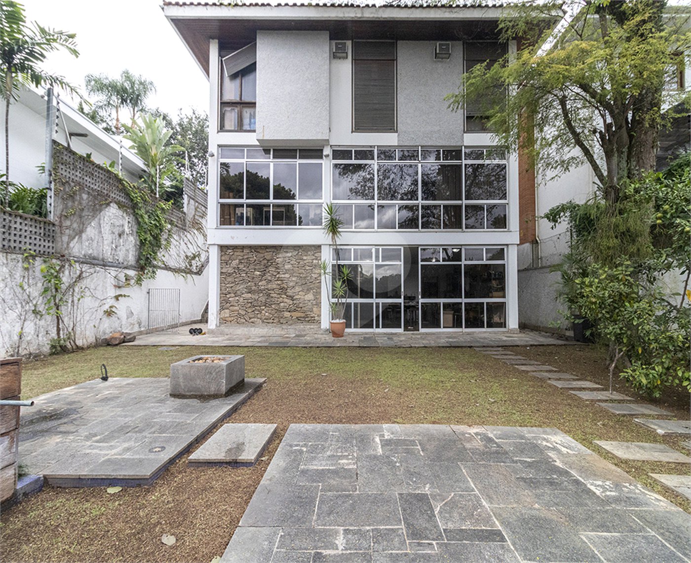 Casa à venda com 3 quartos, sendo 2 suítes, em Alto de Pinheiros, São Paulo, SP