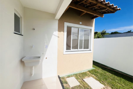 Casa à venda com 2 quartos, sendo 1 suíte, no condomínio Parque Guará, Rio de Janeiro - RJ