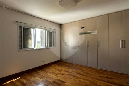 Casa à venda com 4 quartos, sendo 2 suítes,  no condomínio Montblanc, Sorocaba - SP