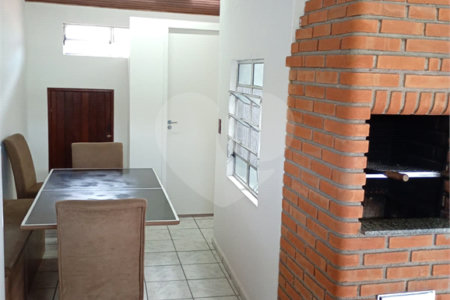 Sobrado à venda com 2 suítes em Parque Oratório, Santo André, SP