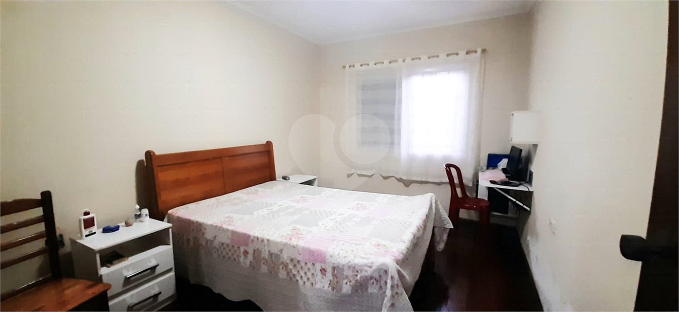 Casa à venda com 3 quartos, sendo 1 suíte, em Vila Nivi, São Paulo, SP