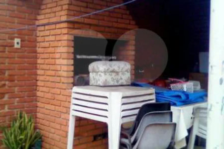 Sobrado à venda com 3 quartos em Vila Vitório Mazzei, São Paulo, SP