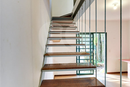 Casa para alugar com 5 quartos, sendo 3 suítes,  em Chácara Monte Alegre, São Paulo, SP