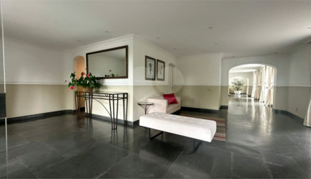 Apartamento à venda com 3 quartos, sendo 1 suíte,  em Vila Andrade, São Paulo, SP