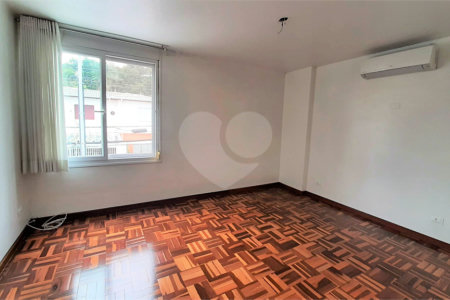 Casa à venda com 3 quartos, sendo 1 suíte, em Chácara Santo Antônio (zona Sul), São Paulo, SP