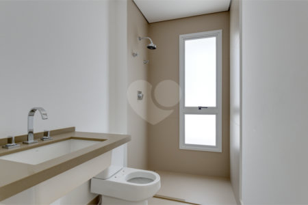 Casa à venda com 4 quartos, sendo 3 suítes, no condomínio Jardim Flora, São Paulo - SP