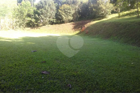 Casa à venda com 6 quartos, sendo 3 suítes,  em Monte Alegre, Vinhedo, SP