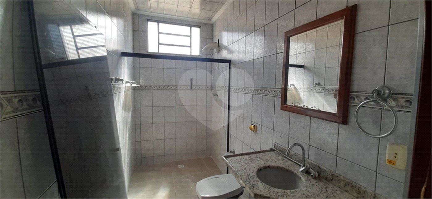 Casa térrea para venda, com 3 dormitórios, sendo 1 suíte.