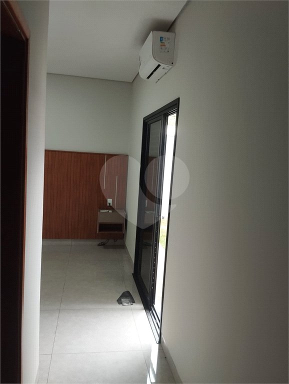 Casa para alugar com 3 quartos, sendo 1 suíte, no condomínio Residencial Reserva do Campo, Araraquara - SP