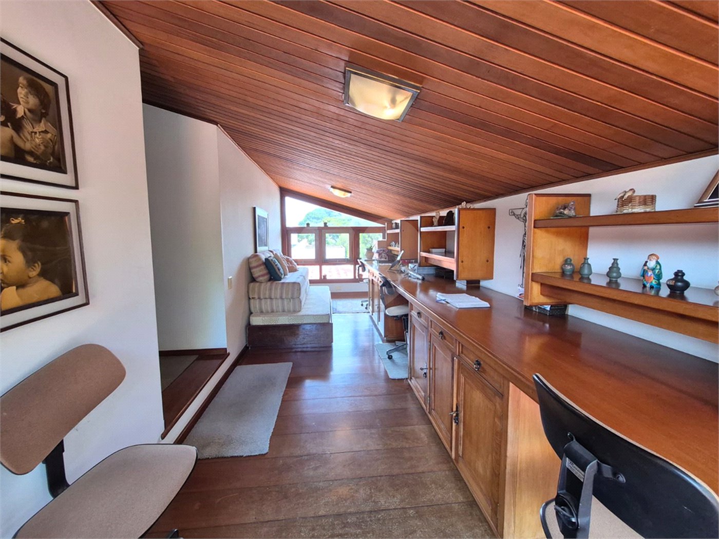 Casa de Vila à venda ou para alugar com 4 quartos, sendo 2 suítes,  em Jardim Leonor, São Paulo, SP