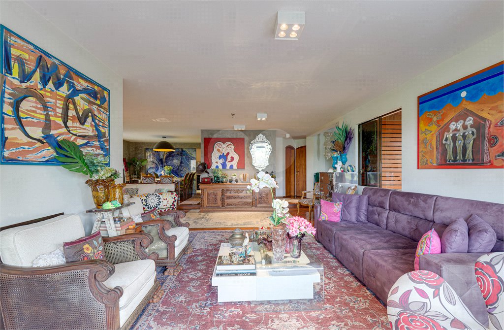 Apartamento à venda com 3 suítes em Campo Belo, São Paulo, SP