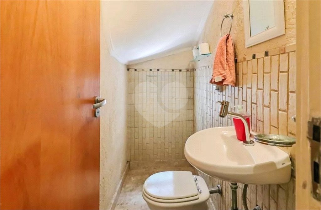 Sobrado à venda com 3 quartos, sendo 1 suíte, em Jardim Centenário, São Paulo, SP
