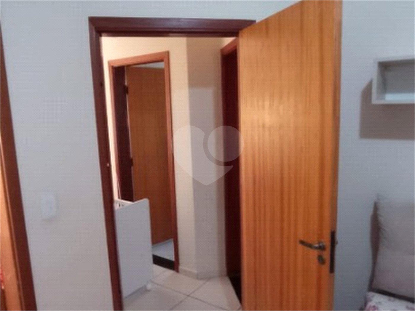 Apartamento à venda com 2 quartos, sendo 1 suíte,  em Parque Santos Dumont, Votorantim, SP