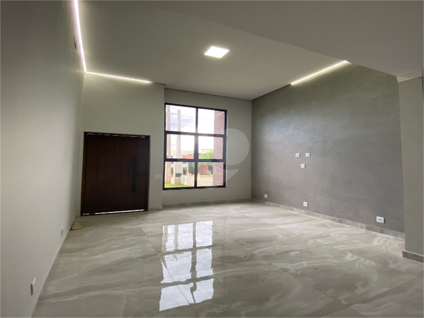 Casa à venda com 2 quartos, sendo 1 suíte, no condomínio Residencial Jardim, Sorocaba - SP