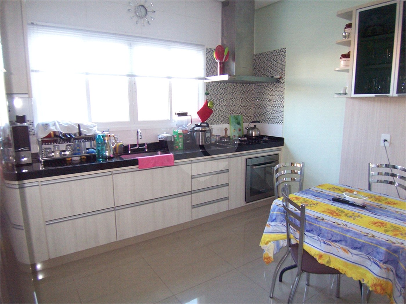 Casa à venda com 3 suítes no condomínio Residencial Recanto dos Paturis, Vinhedo - SP