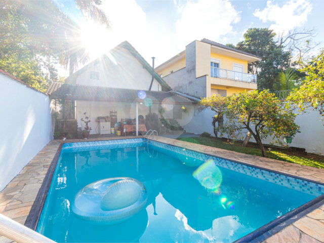 Casa à venda com 3 quartos, sendo 1 suíte,  em Chácara Monte Alegre, São Paulo, SP