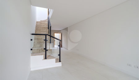 Sobrado à venda com 3 quartos, sendo 1 suíte,  em Alto da Boa Vista, São Paulo, SP