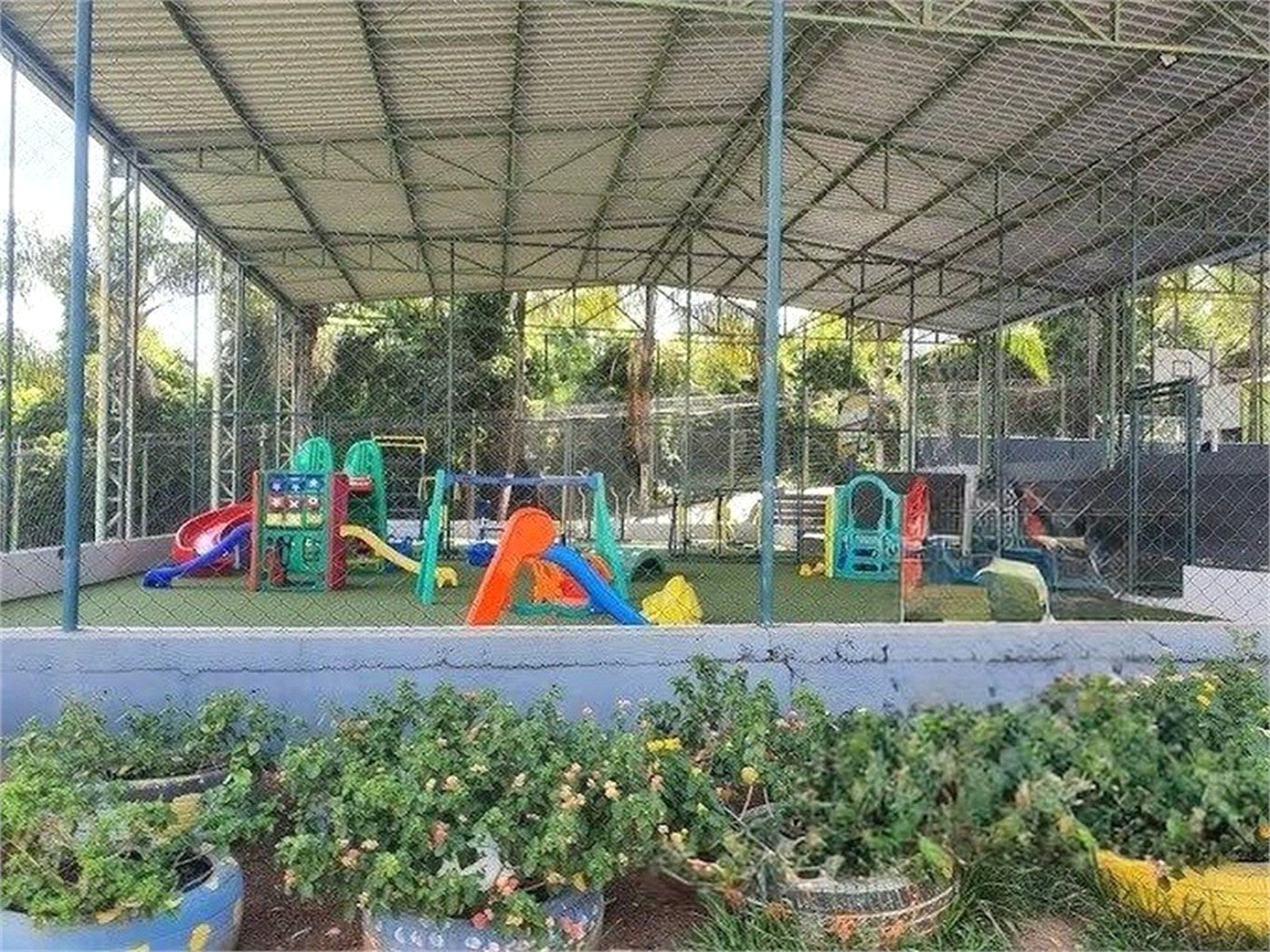 Casa à venda com 3 quartos, sendo 1 suíte, no condomínio Horto Florestal Villagio, Sorocaba - SP