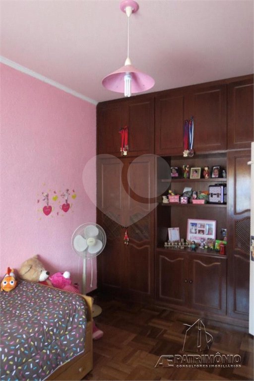 Casa à venda com 5 quartos, sendo 1 suíte, em Portal das Acácias, Santana de Parnaíba, SP