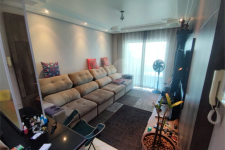 Sobrado à venda com 3 quartos, sendo 2 suítes,  em Vila Pires, Santo André, SP