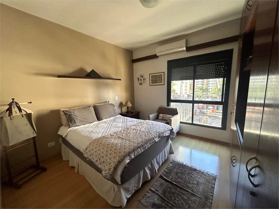 Apartamento à venda com 4 quartos, sendo 2 suítes,  em Pinheiros, São Paulo, SP