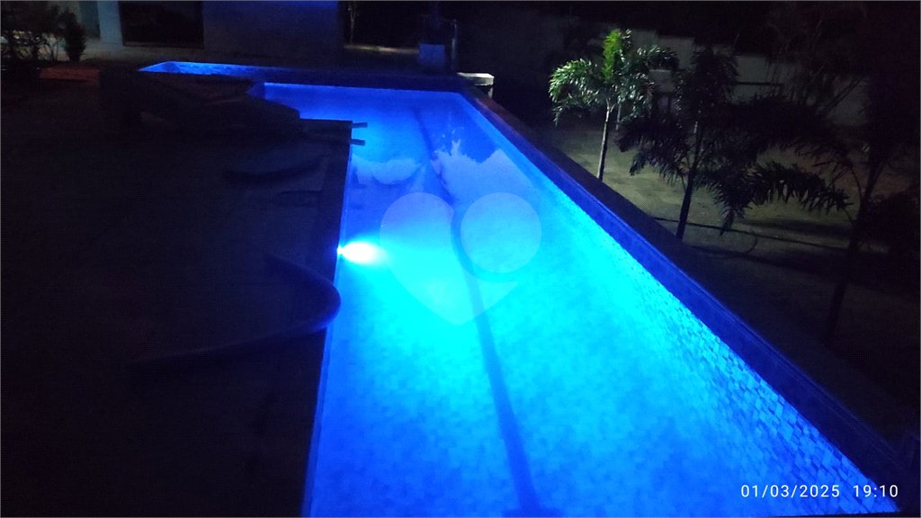Casa à venda com 3 quartos, sendo 1 suíte, no condomínio Alpes Douro, Bom Jesus dos Perdões - SP