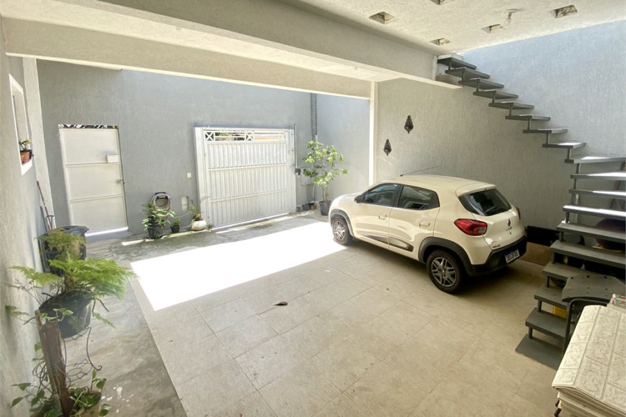 Sobrado à venda com 4 quartos, sendo 1 suíte, em Vila Medeiros, São Paulo, SP