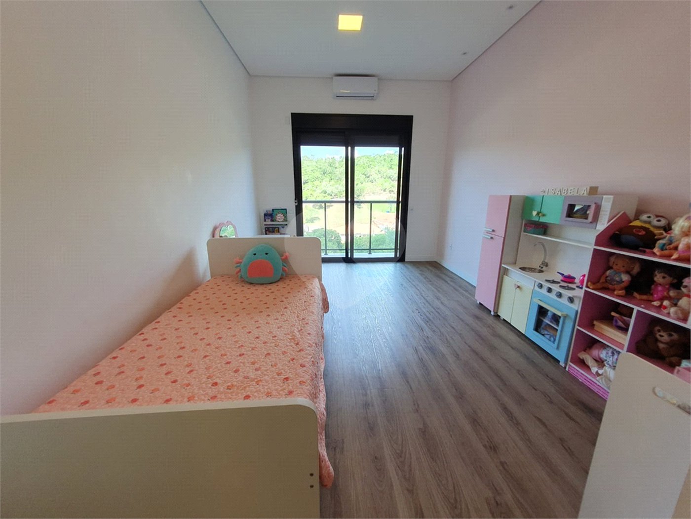 Casa à venda com 6 quartos, sendo 5 suítes, no condomínio Jardim Primavera, Louveira - SP