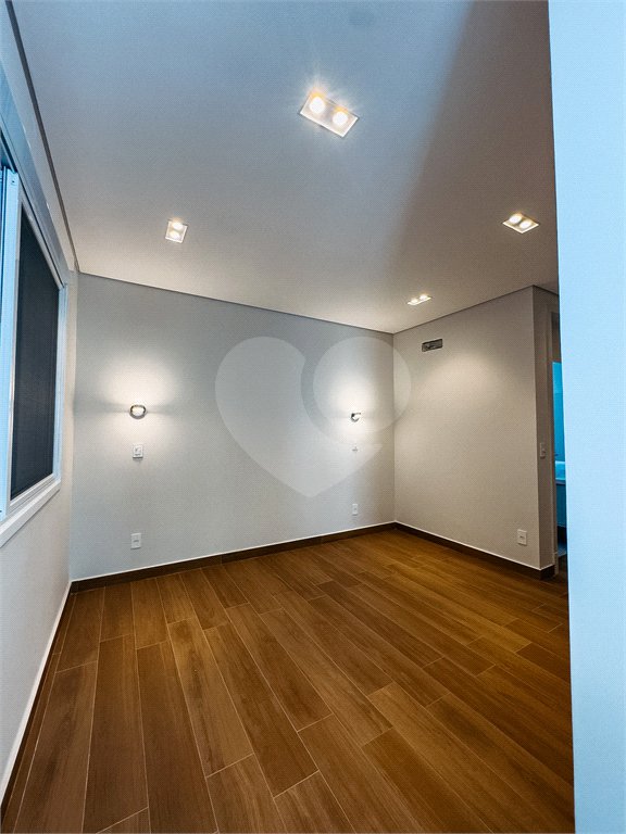 Casa à venda com 4 suítes no condomínio Villa dos Pinheiros, Indaiatuba - SP