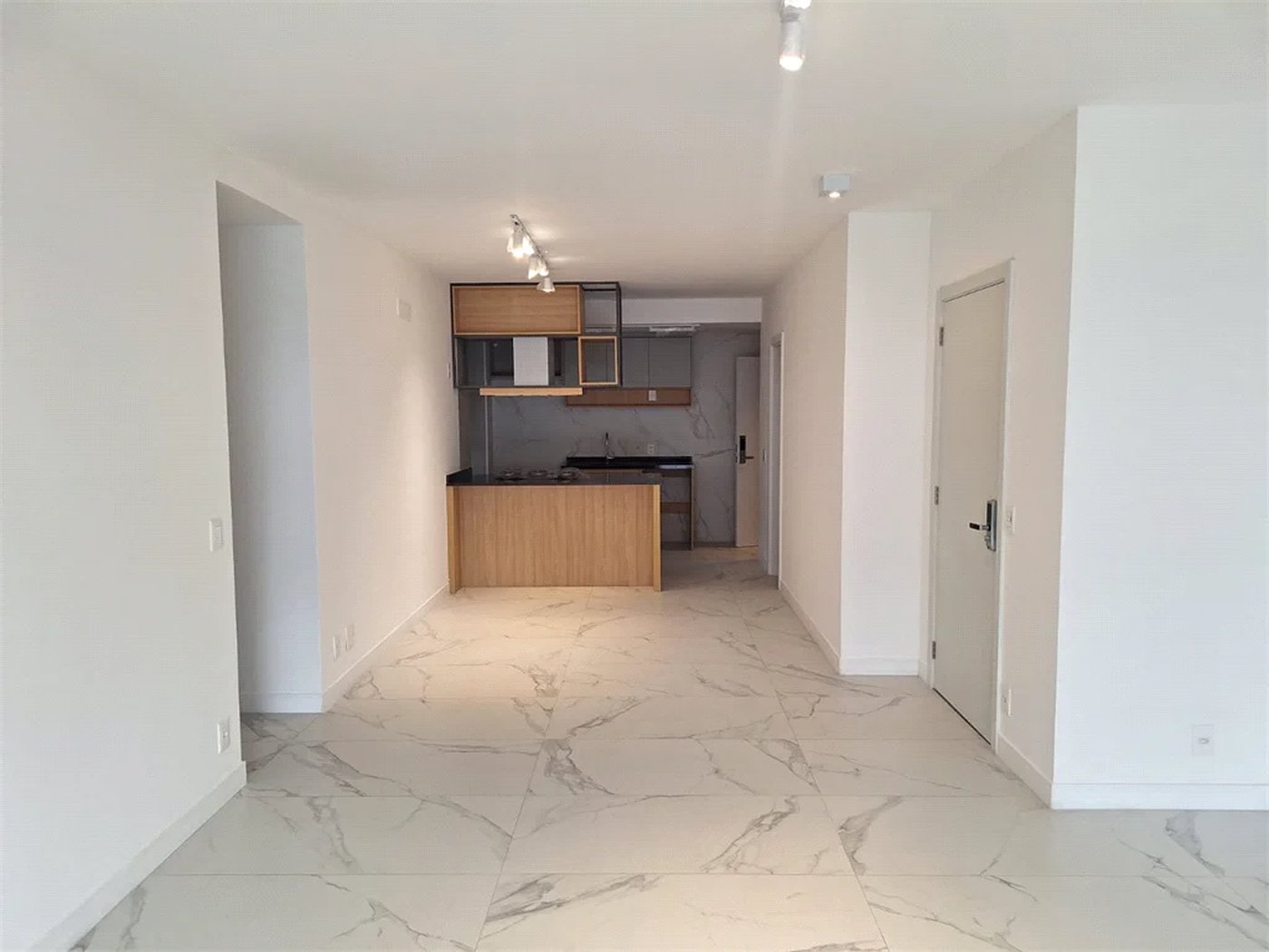 Apartamento à venda com 3 suítes em Sumarezinho, São Paulo, SP