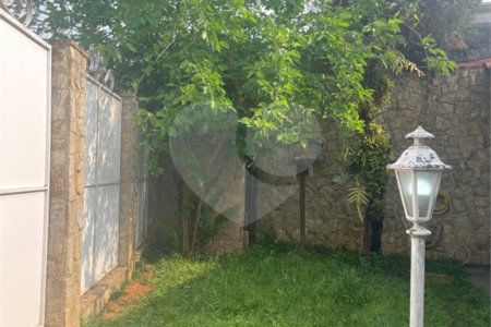 Sobrado à venda com 6 quartos, sendo 3 suítes,  em Dos Casa, São Bernardo do Campo, SP