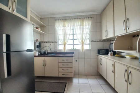 Belíssimo Apartamento de Frente, 3 Quartos, com Garagem Fechada, à Venda no Marapé – Santos/SP