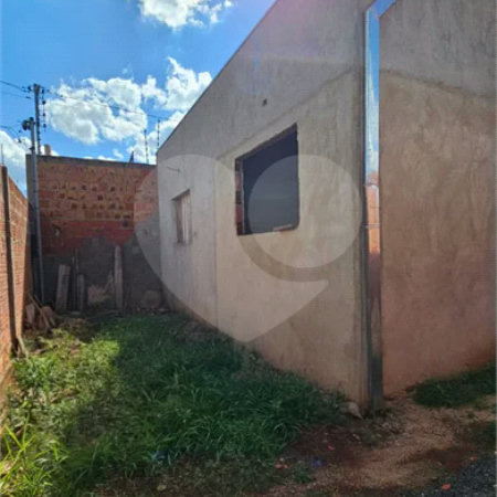 Casa à venda com 3 quartos, sendo 2 suítes, em Jardim Nova Ponta Porã, Ponta Porã - MS