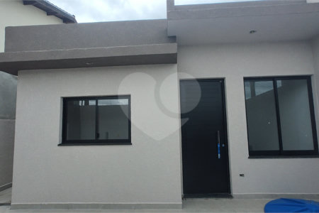 Casa Térrea à venda com 3 quartos, sendo 1 suíte,  em Nova Cerejeira, Atibaia, SP