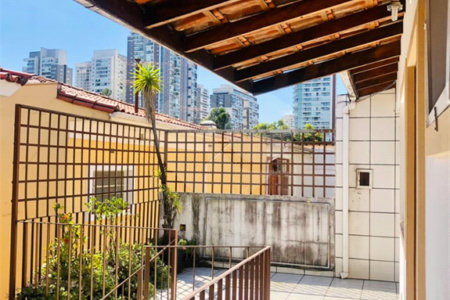 Sobrado à venda com 5 suítes em Vila Cordeiro, São Paulo, SP