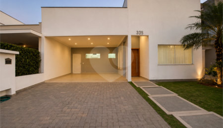Casa à venda com 3 quartos, sendo 1 suíte, no condomínio Ibiti Royal Park, Sorocaba - SP
