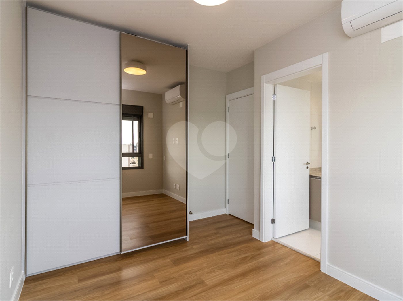 Apartamento à venda com 4 quartos, sendo 2 suítes, em Brooklin, São Paulo, SP